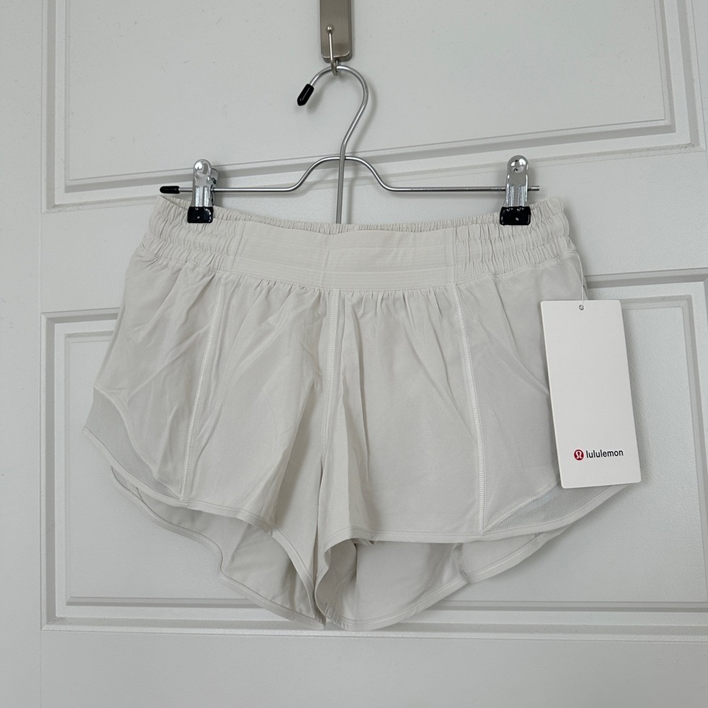NWT* Lululemon Bone Hotty Hot Low-Rise Lined Short 2.5" - Picture 12 of 12